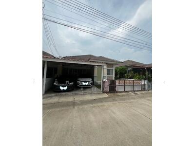 ขาย - ขายบ้านแฝดหมู่บ้านพฤกษ์ลดา การ์เด้นท์ ใกล้อุตสาหกรรมนิคมอมตะนครชลบุรี, ชลบุรี