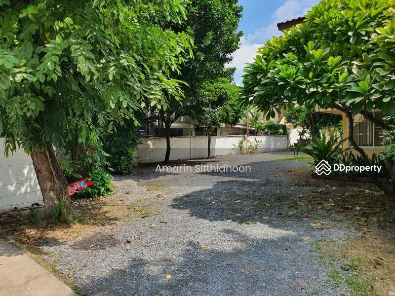 ขาย - Land with House near BTS Saphan Khwai, กรุงเทพ