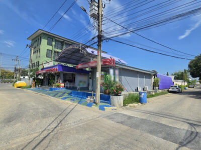 ขาย - แปลงมุม ที่ดินพร้อมสิ่งปลูกสร้างและกิจการซอยนิมิตใหม่4 เนื้อที่ 133 ตารางวา, กรุงเทพ