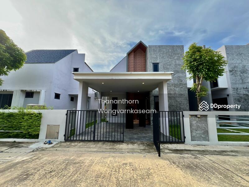 For Sale - Living Loft Lamlukka-Khlong 9, Pathum Thani