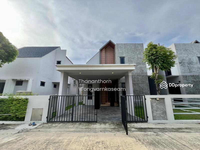 For Sale - Living Loft Lamlukka-Khlong 9, Pathum Thani