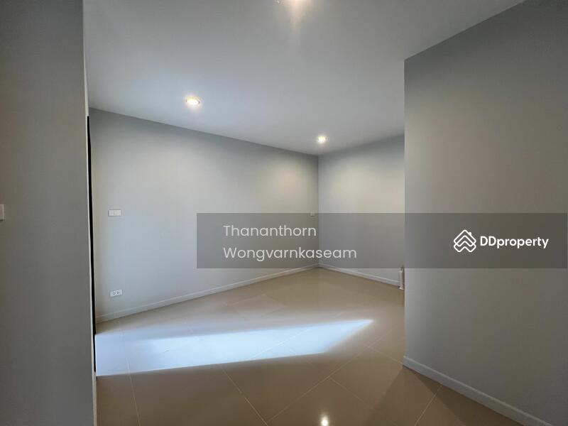 For Sale - Living Loft Lamlukka-Khlong 9, Pathum Thani