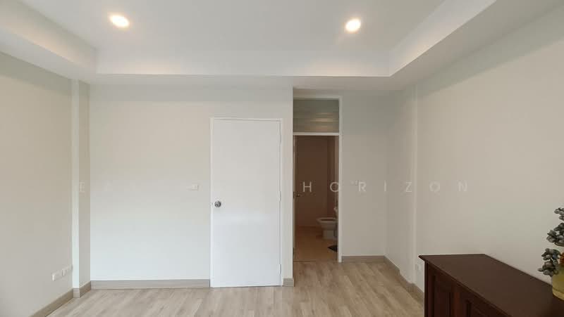 Thanapat Haus Sathorn - Narathiwas, Bangkok, Soi Chuen Chitrung, Nontri Road, Chong Nonsi, Yan Nawa, Bangkok, 3 Bedrooms, 175 sqm, Townhouse For Rent, by Eastblue Horizon, 60011316 - DDproperty.com