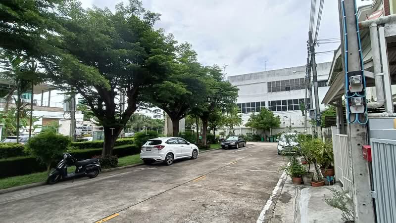 Thanapat Haus Sathorn - Narathiwas, Bangkok, Soi Chuen Chitrung, Nontri Road, Chong Nonsi, Yan Nawa, Bangkok, 3 Bedrooms, 175 sqm, Townhouse For Rent, by Eastblue Horizon, 60011316 - DDproperty.com