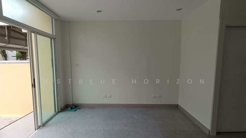 Thanapat Haus Sathorn - Narathiwas, Bangkok, Soi Chuen Chitrung, Nontri Road, Chong Nonsi, Yan Nawa, Bangkok, 3 Bedrooms, 175 sqm, Townhouse For Rent, by Eastblue Horizon, 60011316 - DDproperty.com