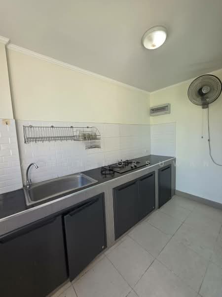 For rent: 3-storey townhouse, Palm Spring Village 9, Ban Phru, 3 bedrooms, rent 18,000 baht/month, Songkhla, Ban Phru, Hat Yai, Songkhla, 3 Bedrooms, 181 sqm, Townhouse For Rent, by Rachen Nopsuwan, 60011480 - DDproperty.com