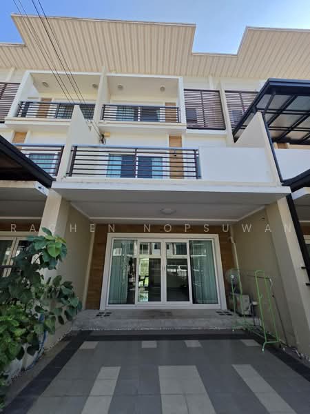 For rent: 3-storey townhouse, Palm Spring Village 9, Ban Phru, 3 bedrooms, rent 18,000 baht/month, Songkhla, Ban Phru, Hat Yai, Songkhla, 3 Bedrooms, 181 sqm, Townhouse For Rent, by Rachen Nopsuwan, 60011480 - DDproperty.com