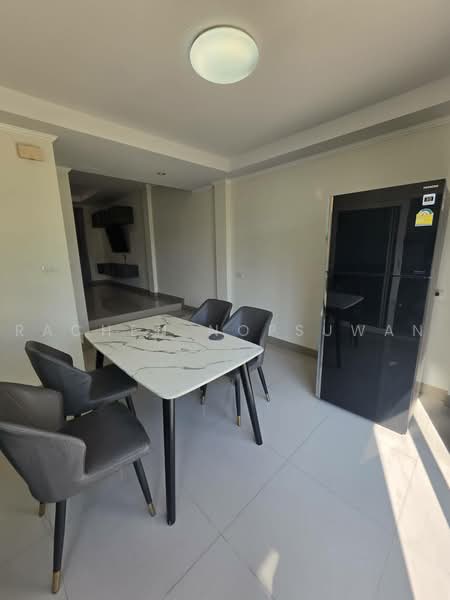 For rent: 3-storey townhouse, Palm Spring Village 9, Ban Phru, 3 bedrooms, rent 18,000 baht/month, Songkhla, Ban Phru, Hat Yai, Songkhla, 3 Bedrooms, 181 sqm, Townhouse For Rent, by Rachen Nopsuwan, 60011480 - DDproperty.com