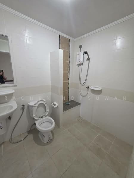 For rent: 3-storey townhouse, Palm Spring Village 9, Ban Phru, 3 bedrooms, rent 18,000 baht/month, Songkhla, Ban Phru, Hat Yai, Songkhla, 3 Bedrooms, 181 sqm, Townhouse For Rent, by Rachen Nopsuwan, 60011480 - DDproperty.com