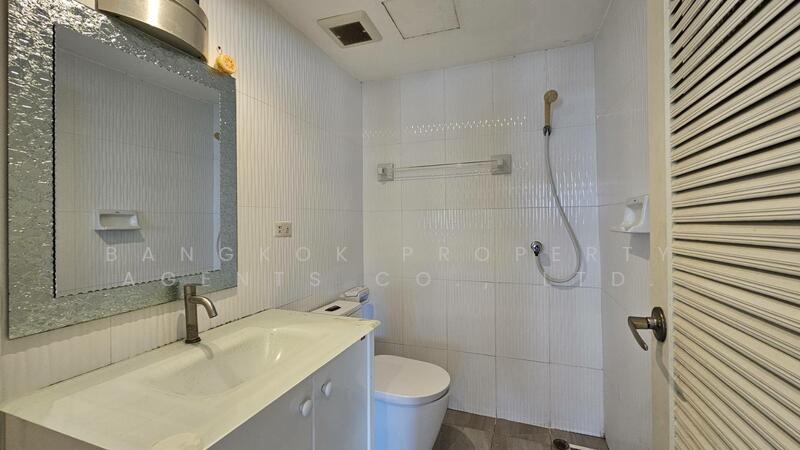 Royal Castle Sukhumvit, Bangkok, 30 Soi Sukhumvit 39, Khlongtoei Nua, Watthana, Bangkok, 3 Bedrooms, 160 sqm, Condo For Rent, by BANGKOK PROPERTY AGENTS CO., LTD., 60011998 - DDproperty.com