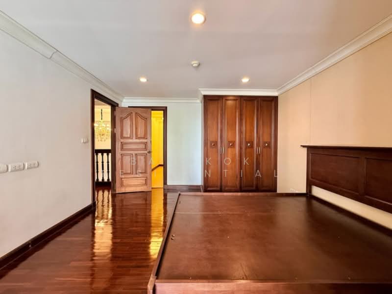 For Rent - Nagara Mansion, Bangkok