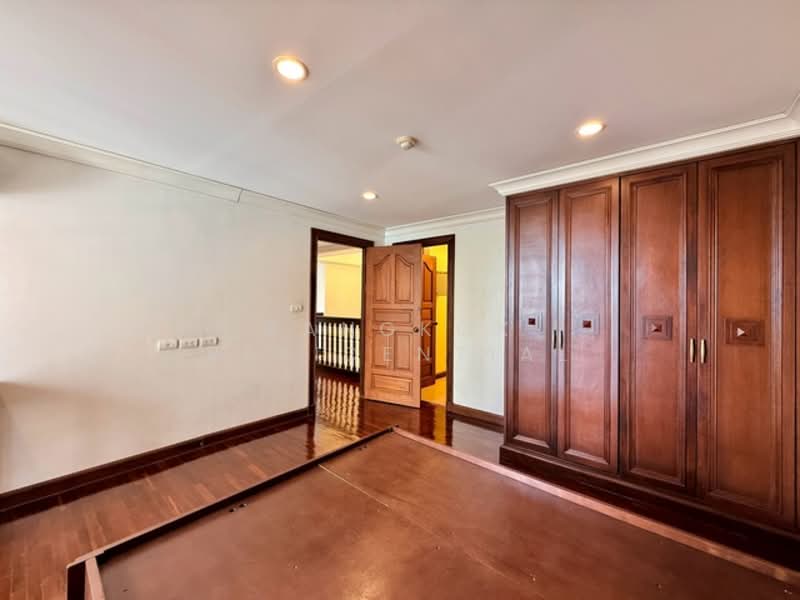 For Rent - Nagara Mansion, Bangkok