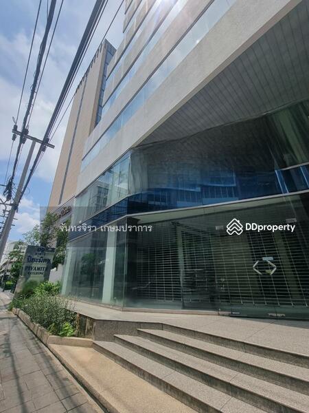 For Rent - Ground Floor Space for Showroom Rent Between Surawong & Silom Road, Bangkok