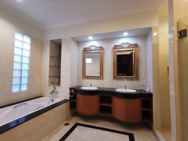 Villa 4 bedrooms in secure compound with swimming pool for rent near BTS Thong Lo, Bangkok, สุขุมวิท, Khlong Toei, Bangkok, 3 Bedrooms, 350 sqm, Villa For Rent, by ปรีชา จิตต์สมนึก, 60013768 - DDproperty.com