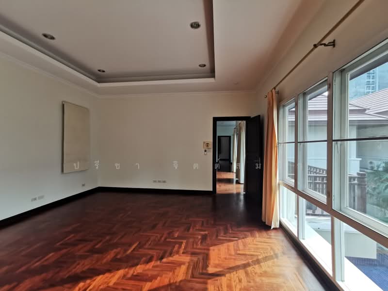 วิลล่าในโครงกลางพร้อมสระว่ายน้ำ 4 นอน 450 ตรม. ค่าเช่า 180,000 ใกล้บีทีเอสทองหล่อ, กรุงเทพ, สุขุมวิท, คลองเตย, กรุงเทพ, 350 ตร.ม., วิลล่า ให้เช่า, โดย ปรีชา จิตต์สมนึก, 60013768 - DDproperty.com
