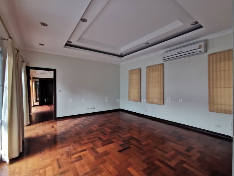 วิลล่าในโครงกลางพร้อมสระว่ายน้ำ 4 นอน 450 ตรม. ค่าเช่า 180,000 ใกล้บีทีเอสทองหล่อ, กรุงเทพ, สุขุมวิท, คลองเตย, กรุงเทพ, 350 ตร.ม., วิลล่า ให้เช่า, โดย ปรีชา จิตต์สมนึก, 60013768 - DDproperty.com