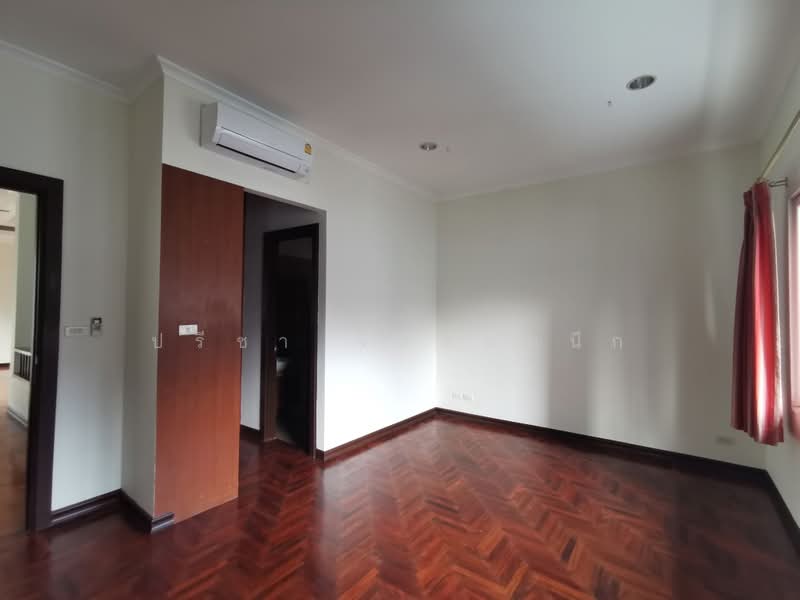 วิลล่าในโครงกลางพร้อมสระว่ายน้ำ 4 นอน 450 ตรม. ค่าเช่า 180,000 ใกล้บีทีเอสทองหล่อ, กรุงเทพ, สุขุมวิท, คลองเตย, กรุงเทพ, 350 ตร.ม., วิลล่า ให้เช่า, โดย ปรีชา จิตต์สมนึก, 60013768 - DDproperty.com