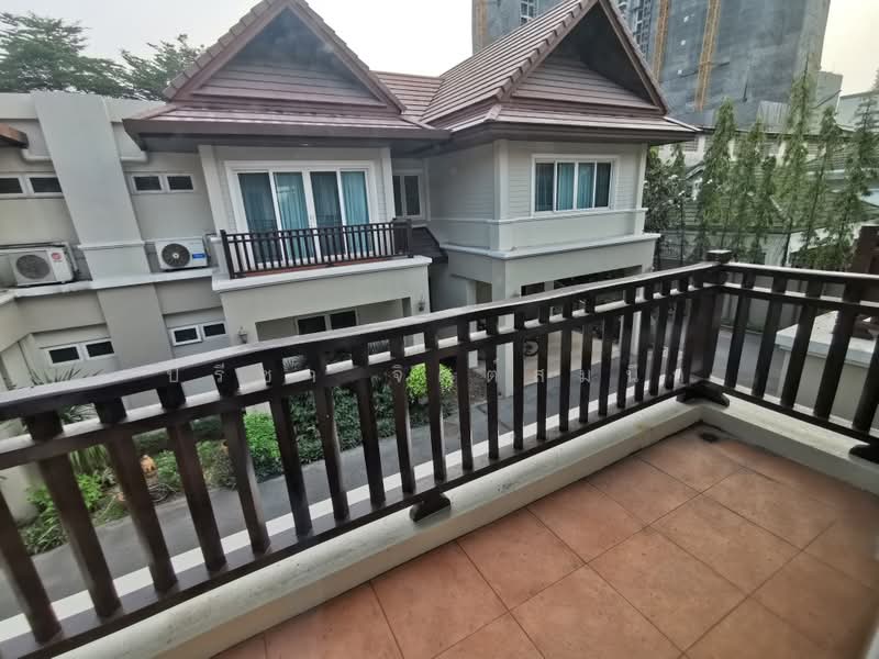 Villa 4 bedrooms in secure compound with swimming pool for rent near BTS Thong Lo, Bangkok, สุขุมวิท, Khlong Toei, Bangkok, 3 Bedrooms, 350 sqm, Villa For Rent, by ปรีชา จิตต์สมนึก, 60013768 - DDproperty.com