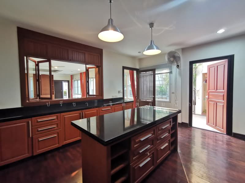 Villa 4 bedrooms in secure compound with swimming pool for rent near BTS Thong Lo, Bangkok, สุขุมวิท, Khlong Toei, Bangkok, 3 Bedrooms, 350 sqm, Villa For Rent, by ปรีชา จิตต์สมนึก, 60013768 - DDproperty.com