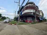 ขาย - ขาย / เช่า อาคารพาณิชย์ 2 คูหา 4 ชั้น (รวมดาดฟ้า) ห้องมุมติดสถานี บขส.อุตรดิตถ์ (ขาเข้า), อุตรดิตถ์