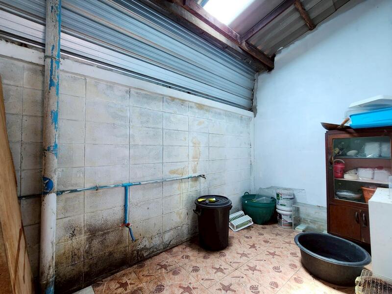 For Sale - AW-914502 Commercial building, Phetkasem Soi 5, Bangkok Yai, near MRT Tha Phra, Bangkok