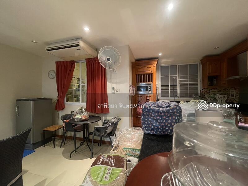 For Rent - townhouse for living 4 beds, Chon Buri