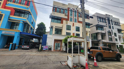 ขาย - โครงการบ้านกลางกรุง ออฟฟิศ พาร์ค ซอยลาดพร้าว71 (Office Park) หลังมุม, กรุงเทพ