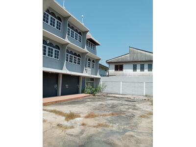 ขาย - ขาย อาคารพาณิชย์ 4 คูหา ใกล้ MRT สิรินธร พร้อมที่ดินเปล่า, กรุงเทพ