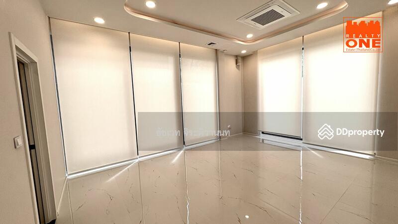 ห้องพิเศษที่ living area ที่ 1 สามารถกั้นห้องเพิ่มได้