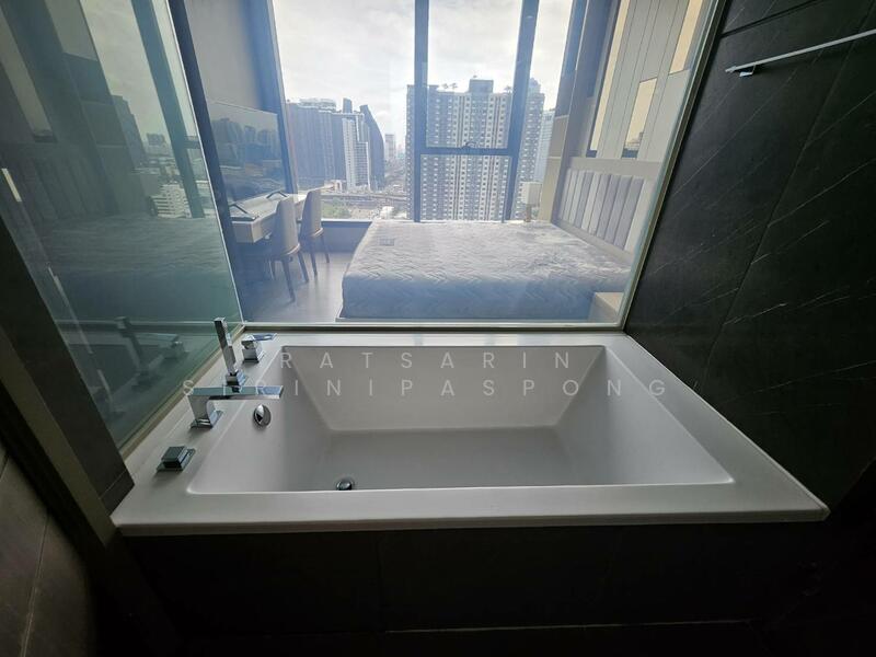 The Esse at Singha Complex, Bangkok, 1788 New Petchaburi Rd, Khlongtoei Nua, Watthana, Bangkok, 1 Bedroom, 48 sqm, Condo For Rent, by Ratsarin Sirinipaspong, 60015912 - DDproperty.com