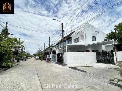 ขาย - ขายทาวน์เฮาส์ 2 ชั้น เสรีไทย 63 ม.ศิรินเทพ หลังมุม รีโนเวทแล้ว พร้อมอยู่, กรุงเทพ