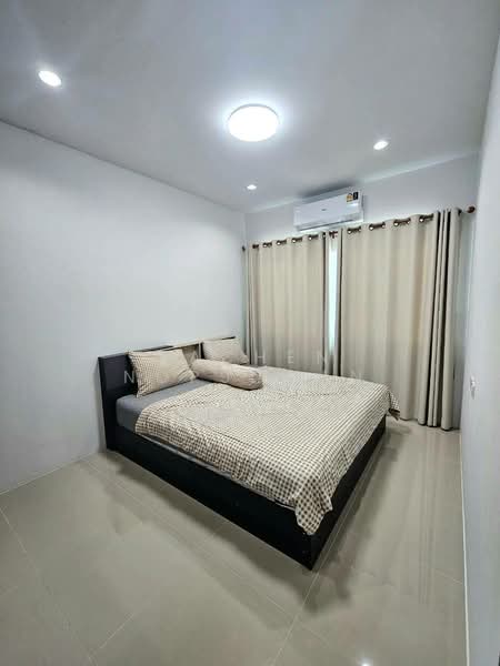 For rent: 2-storey townhouse, good location, central Hat Yai, 3 bedrooms, rent 15,000 baht/month, Songkhla, Hat-Yai, Hat Yai, Songkhla, 3 Bedrooms, 80 sqm, Townhouse For Rent, by Rachen Nopsuwan, 60017929 - DDproperty.com