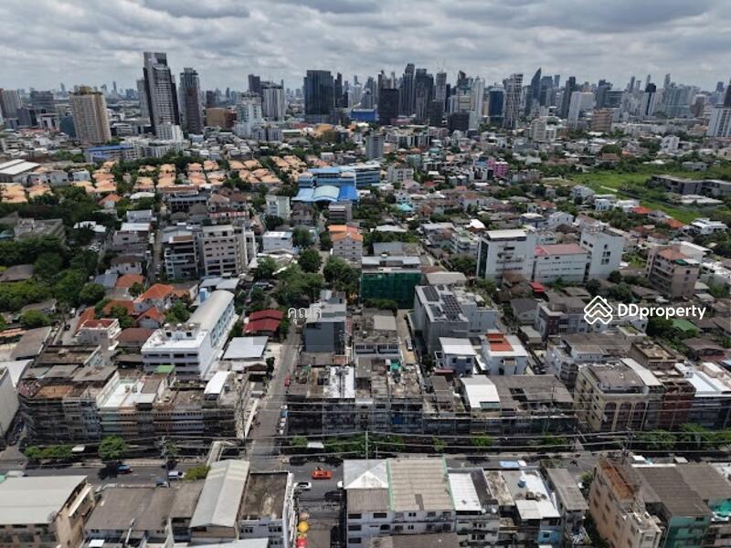 For Sale - ขายที่ดิน ซอยปรีดีพนมยงค์ 13 ห่างถนนสุขุมวิท 71 เพียง 400 เมตร หน้าเปิด 2 ด้าน 99 ตร.ว ใก้ลMakro, Bangkok