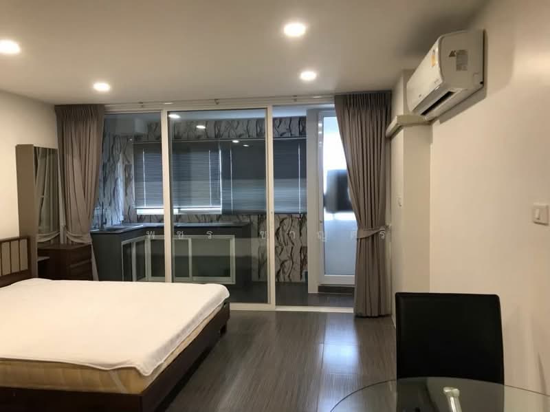 ITF Silom Palace, Bangkok, 160 Soi Naradhiwas Rajanagarindra 1, Suriyawong, Bang Rak, Bangkok, 1 Bedroom, 40 sqm, Condo For Rent, by พชร ชาญศิริ, 60018785 - DDproperty.com