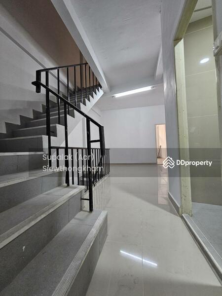 ขาย - ขายทาวน์เฮ้าส์ 4 ห้องนอน ในทำเล บางคอแหลม, กรุงเทพ