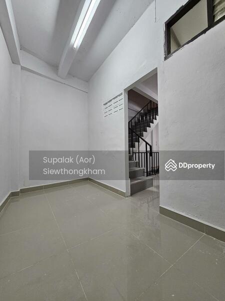 ขาย - ขายทาวน์เฮ้าส์ 4 ห้องนอน ในทำเล บางคอแหลม, กรุงเทพ
