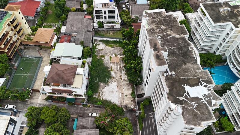 For Sale - ขายที่ดิน เอกมัยซอย8 พร้อมสิ่งปลูกสร้าง 407 ตารางวา, Bangkok