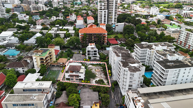 ขาย - ขายที่ดิน เอกมัยซอย8 พร้อมสิ่งปลูกสร้าง 407 ตารางวา, กรุงเทพ