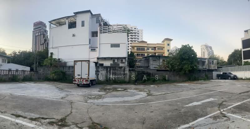 For Sale - ขายที่ดิน เอกมัยซอย8 พร้อมสิ่งปลูกสร้าง 407 ตารางวา, Bangkok