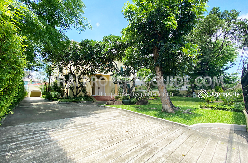ให้เช่า - House with Private Pool in New Petchburi, กรุงเทพ
