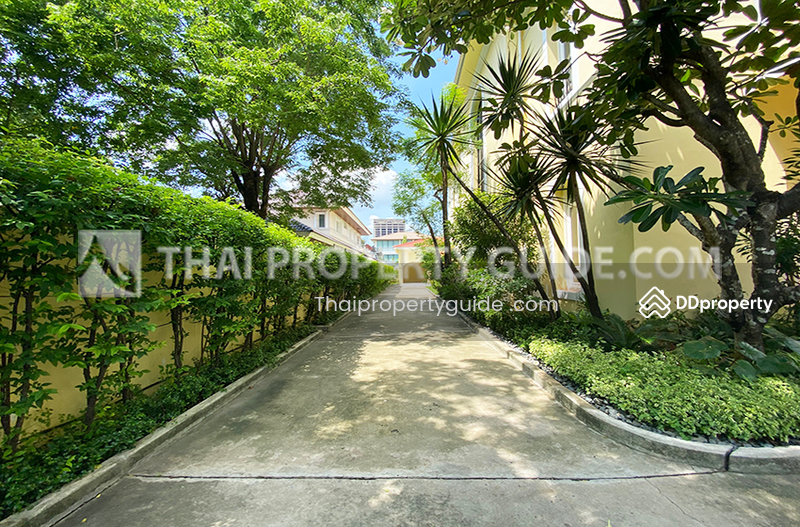 ให้เช่า - House with Private Pool in New Petchburi, กรุงเทพ