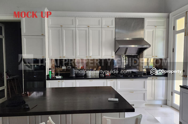 For Rent - House with Private Pool in New Petchburi, Bangkok