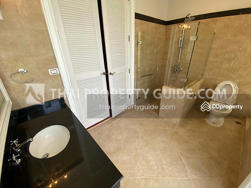 For Rent - House with Private Pool in New Petchburi, Bangkok
