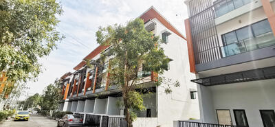 ขาย - สุพีเรีย, กรุงเทพ