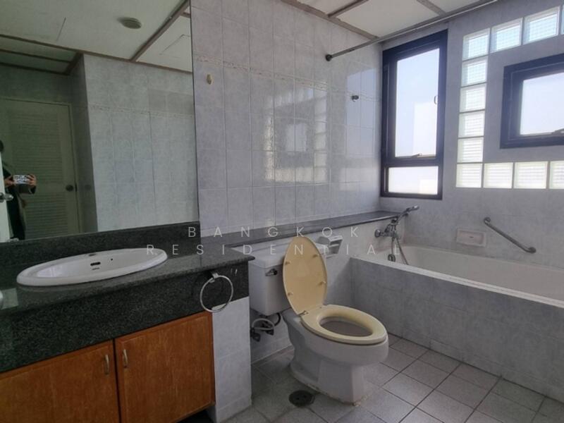 Baan Thai Living Ekkamai, Bangkok, 40 Soi Pridi Banomyong 31, Khlong Tan Nua, Watthana, Bangkok, 4 Bedrooms, 332 sqm, Condo For Rent, by Bangkok Residential, 60021375 - DDproperty.com