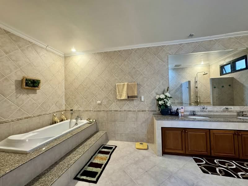 Jomtien Beach, Chon Buri (Pattaya), Nong Pru, Bang Lamung (Pattaya), Chon Buri (Pattaya), 3 Bedrooms, 400 sqm, Villa For Rent, by A LIST ELITE SELECTED, 60021460 - DDproperty.com