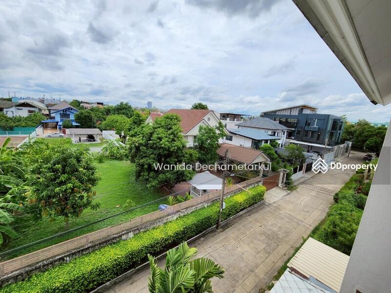 For Sale - ขายโฮมออฟฟิศ 3 ชั้น แจ้งวัฒนะ14 พื้นที่ใช้สอยกว่า 1,500ตรม. ที่ดิน 200ตรวา. ราคา 27 ล้านบาท., Bangkok