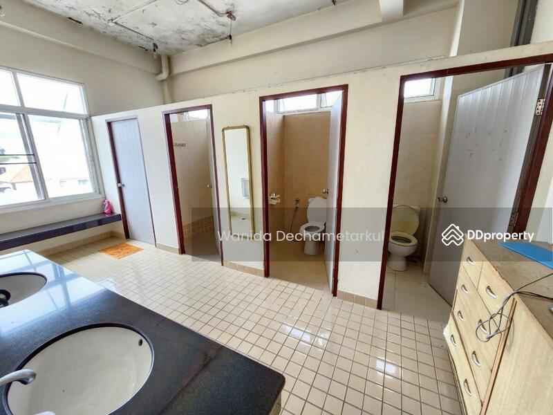 For Sale - ขายโฮมออฟฟิศ 3 ชั้น แจ้งวัฒนะ14 พื้นที่ใช้สอยกว่า 1,500ตรม. ที่ดิน 200ตรวา. ราคา 27 ล้านบาท., Bangkok