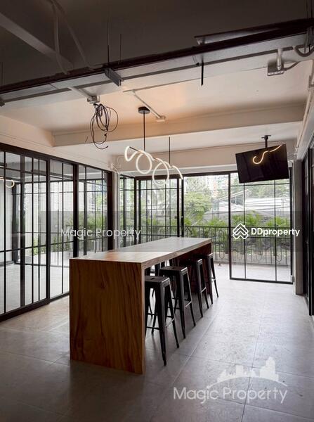 For Rent - Loft-style Office/ Retail space for Rent in Asoke, Bangkok