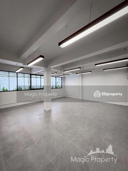 For Rent - Loft-style Office/ Retail space for Rent in Asoke, Bangkok
